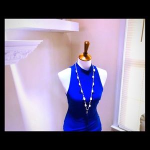 NWT Express Side Cut Out Top 🌺💋